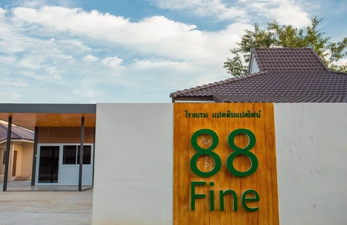 Phunphin Apartamento | 88 Fine Room @Surat Thani Airport