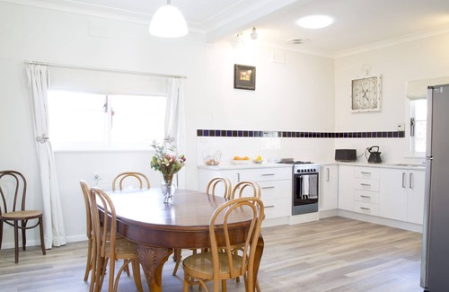 Bathurst Casa | 88 Morrisset St Bathurst
