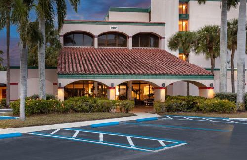 Villages of Palm Beach Lakes Hotel | 88 Palms Hotel & Event Center
