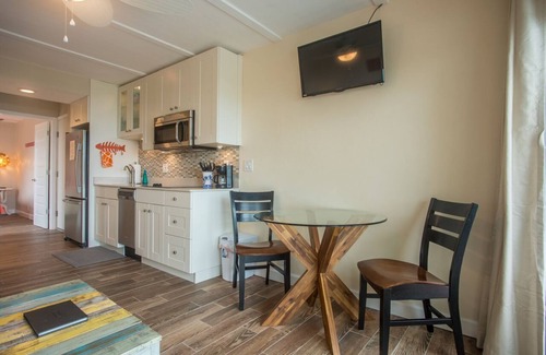 Crescent Beach Condominio | HGTV INSPIRADO Hermosa StAugustine Florida UNIDAD FINAL FRENTE AL MAR 1 Dormitorio Dormir 4