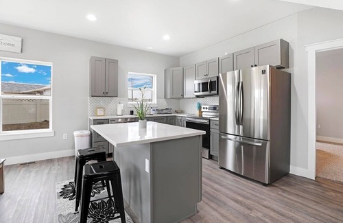 Twin Falls Casa | 893 Brand new construction 2 level townhome central TF