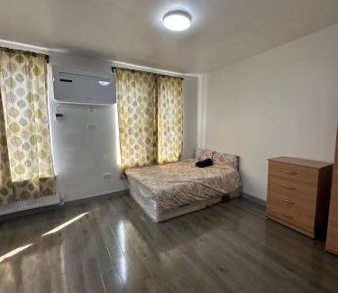 Loxford Apartamento | 8A Chapel