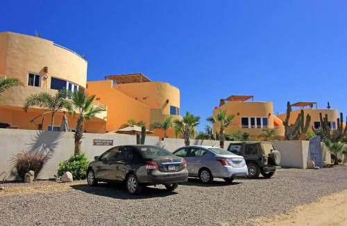 Cerritos Apartamento | 8AP Beautiful 1st Floor Condo, Pool Side, Cerritos
