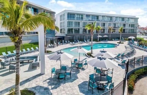 Melbourne Beach Casa | 8B/7BAMelbourneBDock&Beach✦Sleeps 19✦PoolHeat✦BBQ