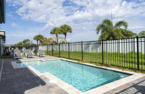 Melbourne Beach Casa | 8B/7BAMelbourneBDock&Beach✦Sleeps 19✦PoolHeat✦BBQ