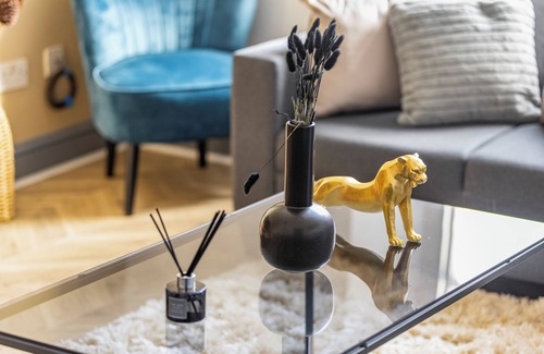 Camden Town with Primrose Hill Casa | 8BR Gem in Prime Location: Perfect for Group Stays