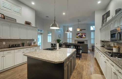 Sunset Ridge Casa | 8BR home with heated pool, spa, golf simulator