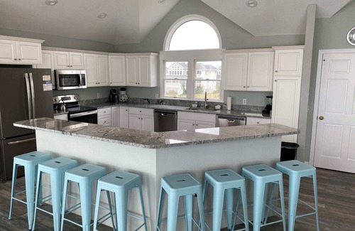 Ocean Hill Casa | Endless Views Ocean Front 8 BR Private Beach Access Pool Theater