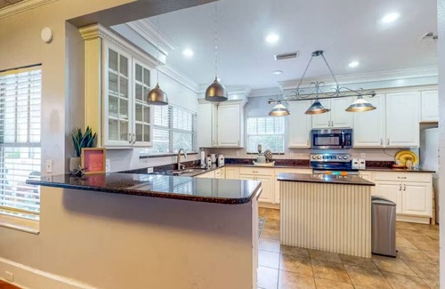 Plant City Casa | 8BR with Pool, Spa & Treehouse