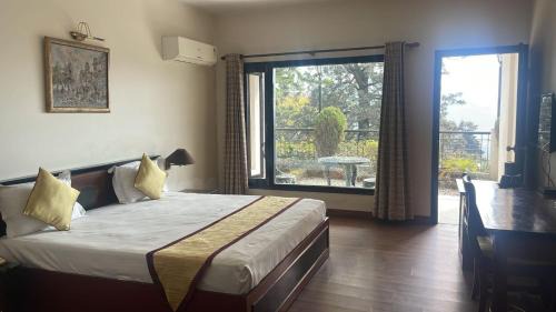 Bhimtal Hotel | 8fold-Pinecrest By LaRiSa, Bhimtal