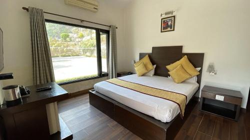 Bhimtal Hotel | 8fold-Pinecrest By LaRiSa, Bhimtal