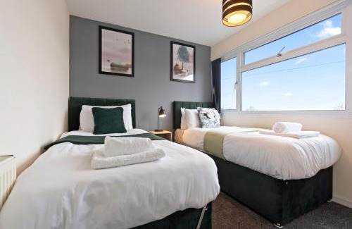 Little Hay Casa | 8Guests-3BR-Parking-FamilyFriendly-NearAirport