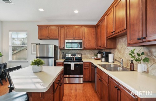 Clarksville Casa | Beautiful King Accommodations + Luxury Linen + W/D