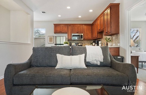 Clarksville Casa | Beautiful King Accommodations + Luxury Linen + W/D
