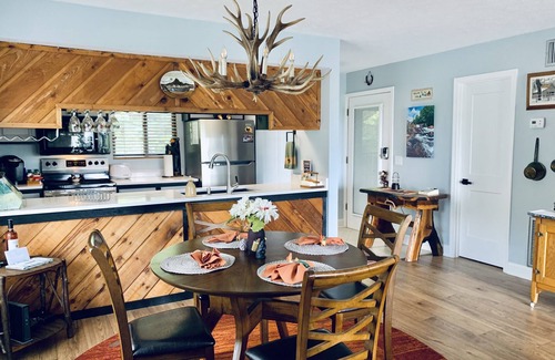 Lake Toxaway Condominio | DECEMBER 2025!!!! BOOK 5 NIGHTS GET 10% OFF! SMOKEY MOUNTAINS & WATER FALL VIEW!