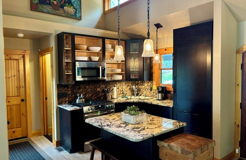 Pond Eddy Cabina | 9-acre Forest Escape w/Roof Deck & Fire Pit