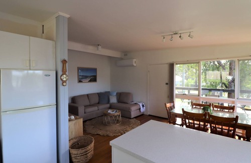 Mallacoota Casa | 9 Bastion Point Road