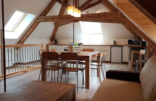 Le Bourg-d'Oisans Casa | 9 habitaciones amplias y luminosas renovadas del siglo 19 Casa de la escuela