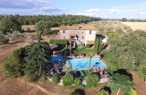 Vitorchiano Casa | 9 Bedroom Private vacation home in Lazio