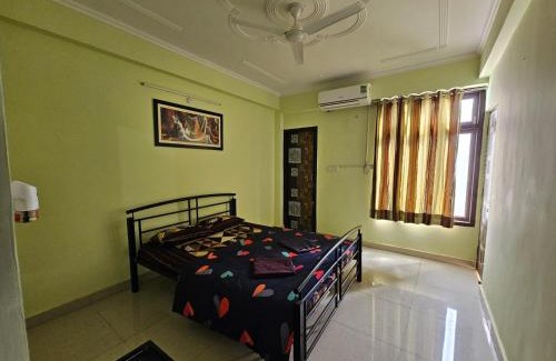 Alambagh Apartamento | 9 BHK in Krishna Nagar Lucknow LKO 9BHK 201L,202R&302R