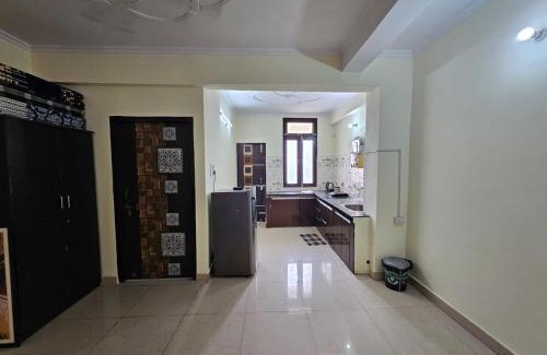 Alambagh Apartamento | 9 BHK in Krishna Nagar Lucknow LKO 9BHK 201L,202R&302R