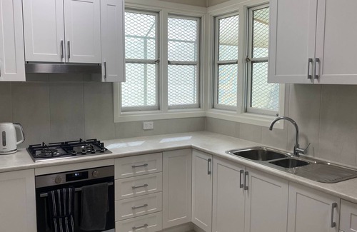 Exmouth Casa | 9 Carr Way - Pet Friendly with Wifi