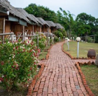 Kudat Complejo | 9 huts on a hill