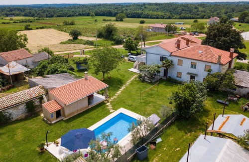 Grandici Casa | A 9 km del mar, conexión Wi-Fi gratuita, barbacoa, lavavajillas, lavadora.