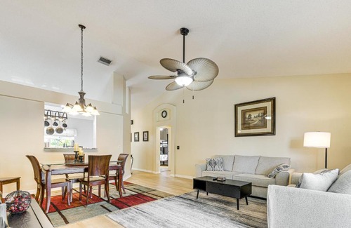 Port Saint Lucie Casa | 9 Mi to Clover Park Poolside Paradise!