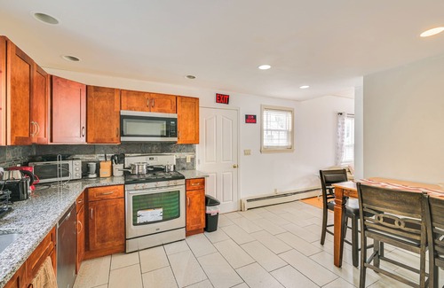 Malden Apartamento | 9 Mi to Dtwn Boston: Cozy Malden Apartment