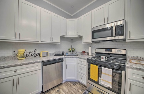 St. Louis Casa | 9 Mi to Dtwn: Vibrant St Louis Home!