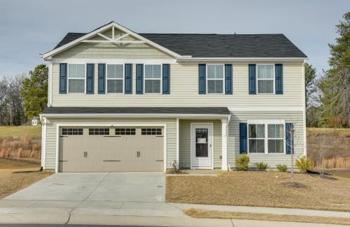 Durham Casa | 9 Mi to Duke University Spacious Home with Yard!