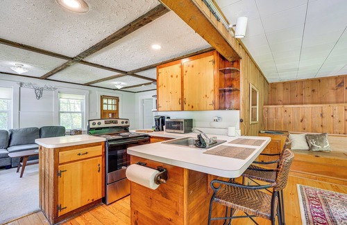 Bethlehem Cabaña | 9 Mi to Franconia Notch State Park: Cozy Cottage