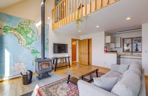 Juneau Casa | 9 Mi to Mendenhall Glacier: Waterfront Juneau Home