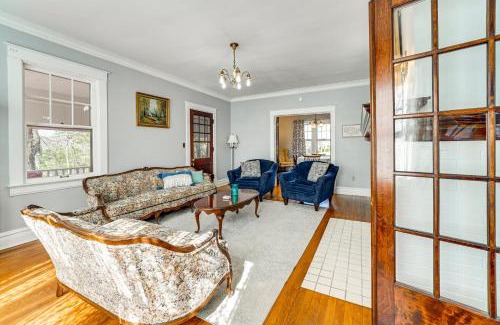Redstar Casa | 9 Mi to New River Gorge Spacious Retreat with Porch