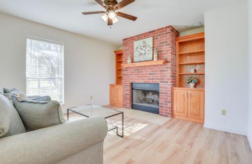 Sanger Casa | 9 Mi to Ray Roberts Lake Texas Retreat with Pool