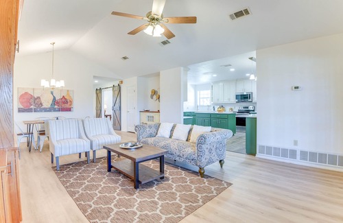 Sanger Casa | 9 Mi to Ray Roberts Lake: Texas Retreat w/ Pool