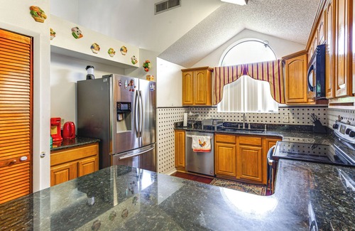Fairvilla Casa | Peaceful Orlando Home - 9 Mi to Universal Studios!