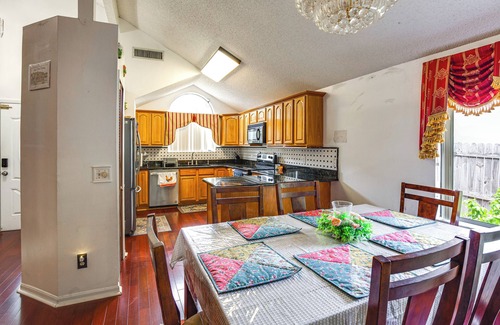 Fairvilla Casa | Peaceful Orlando Home - 9 Mi to Universal Studios!