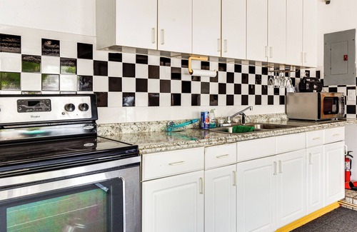 Fairvilla Casa | Peaceful Orlando Home - 9 Mi to Universal Studios!