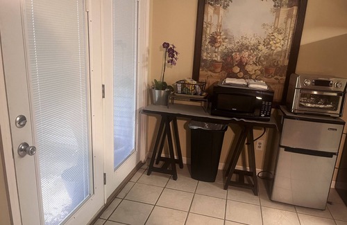 Tallahassee Casa | 9 Miles to FAMU & 7 Miles to FSU; Convenient/Safe Neighborhood. Backyard fenced.