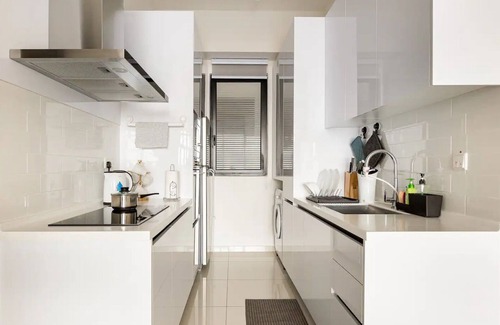 George Town Apartamento | 9 min drive to city, Hightfloor city view, rooftop pool, H&C Water Purifier
