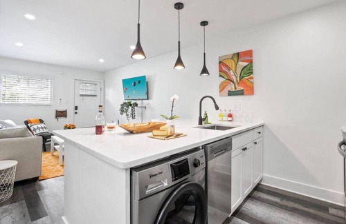 Near East Columbus Casa | 9 Min to Short North | Convenient & Cozy | Unit B