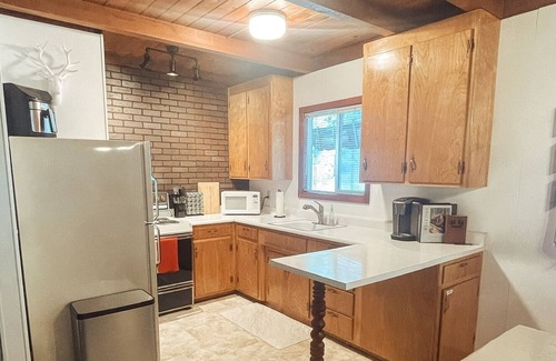 Cold Springs Cabina | 9 minutes to Pinecrest, Cozy cabin with WiFi and Arcade loft