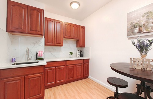 Daly City Apartamento | 9 - Peaceful & Spacious 4B2B Upper Unit near FW