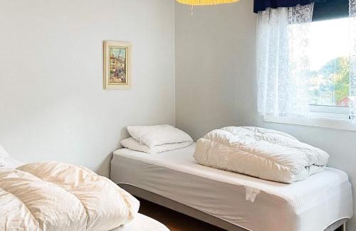 Vinnes Casa | 9 person holiday home in Reksteren