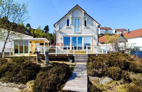 Ulstein Municipality Casa | 9 person holiday home in GURSKØY-By Traum
