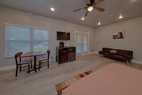 Sevierville Apartamento | #9 Studio Town Place 2