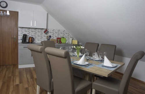 Irsch Apartamento | 90 m² Apartamento ∙ 2 habitaciones ∙ 4 huéspedes