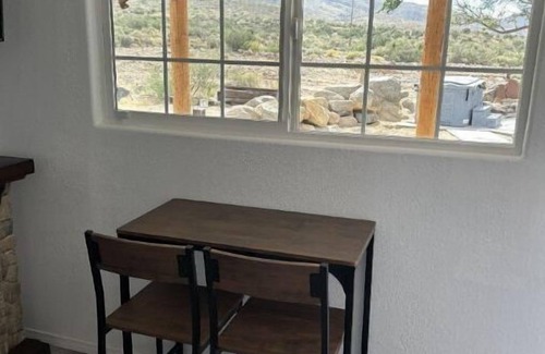 Chloride Apartamento | 90 minutes from Las Vegas in old mining town. Pet friendly.